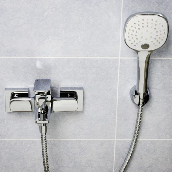 Salm 2701 Смеситель для ванны с коротким изливом